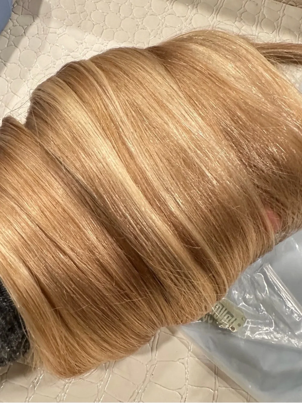 20” Dirty Blonde 18/22 Invisible Edge Clip in Human Hair Extensions 110g 7pc TB5